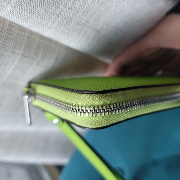 Michael Kors Continental Green Leather Wallet - Picture 7 of 11